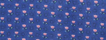 tissu bleu à petites fleurs roses vintage